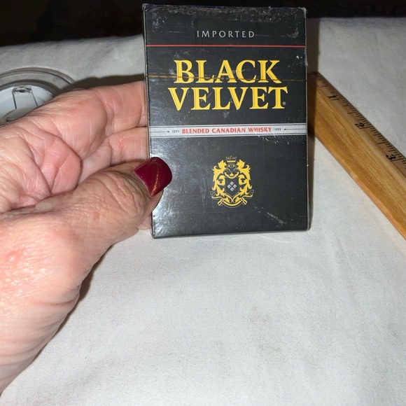 Black Velvet Blended Canadian Whiskey Playing Cards 2013 Brand New SEALED DECK - Picture 10 of 16